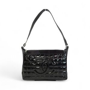 CHANEL COCO MARK CHOCOLATE BAR Shoulder Bag • EUC BLACK PATENT LEATHER
